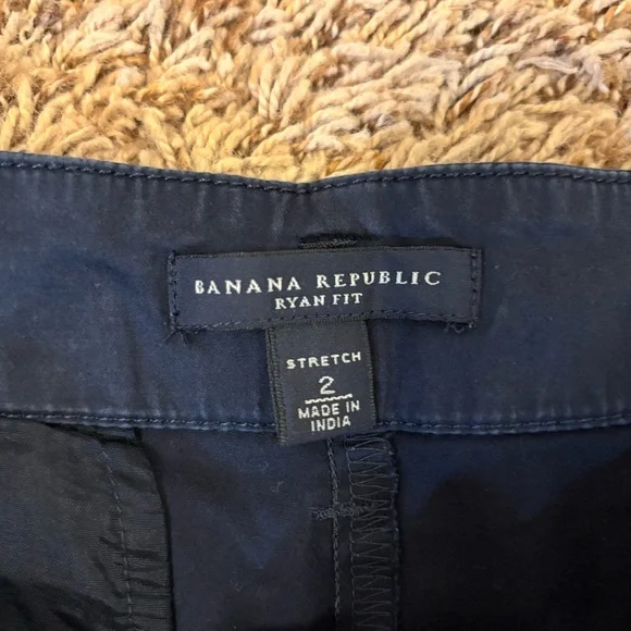 Banana Republic Black Women’s Shorts - Stretch - Size 2 - Picture 5 of 5